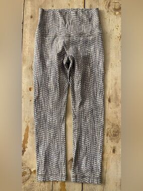 Lululemon cropped leggings - size 4